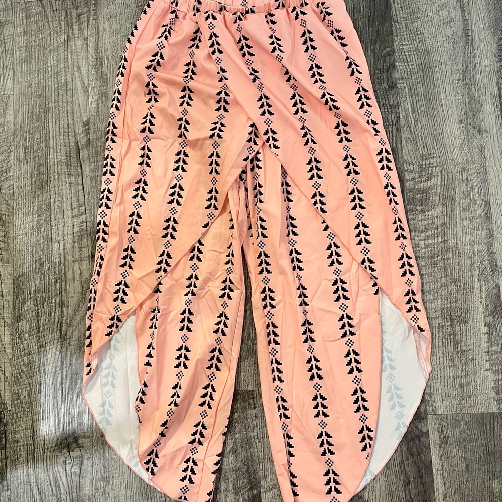 SHEIN Peach and Black Geometric Pants